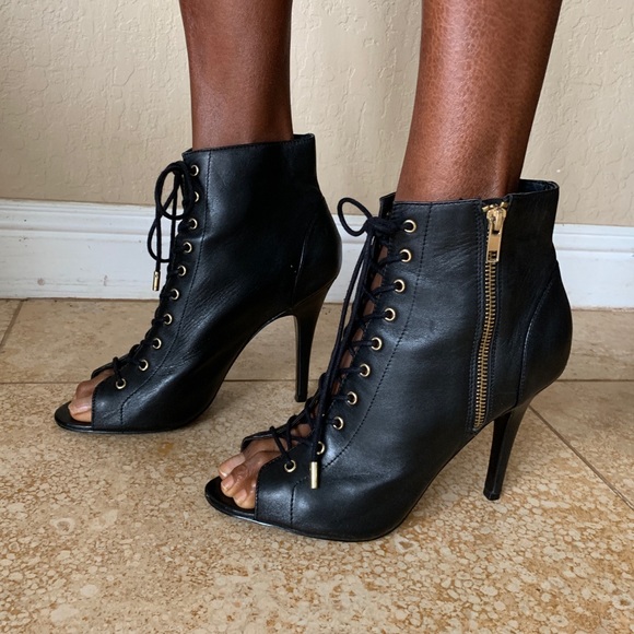 💥💥💥Black Leather Zip and Tie Booties💥💥💥 - Picture 6 of 8